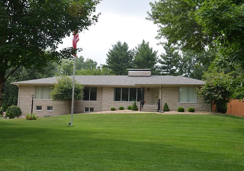 1st image of 345 Woodhill Dr