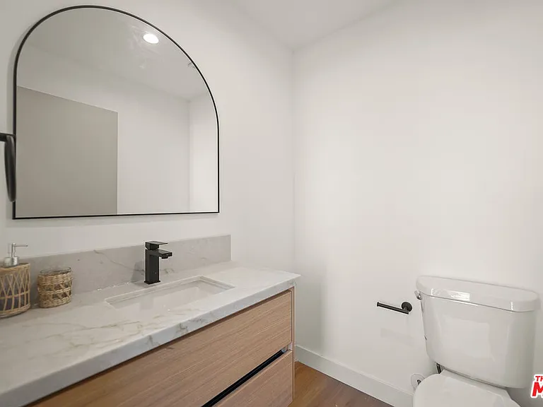 13694 Erwin St #A — Photo 27