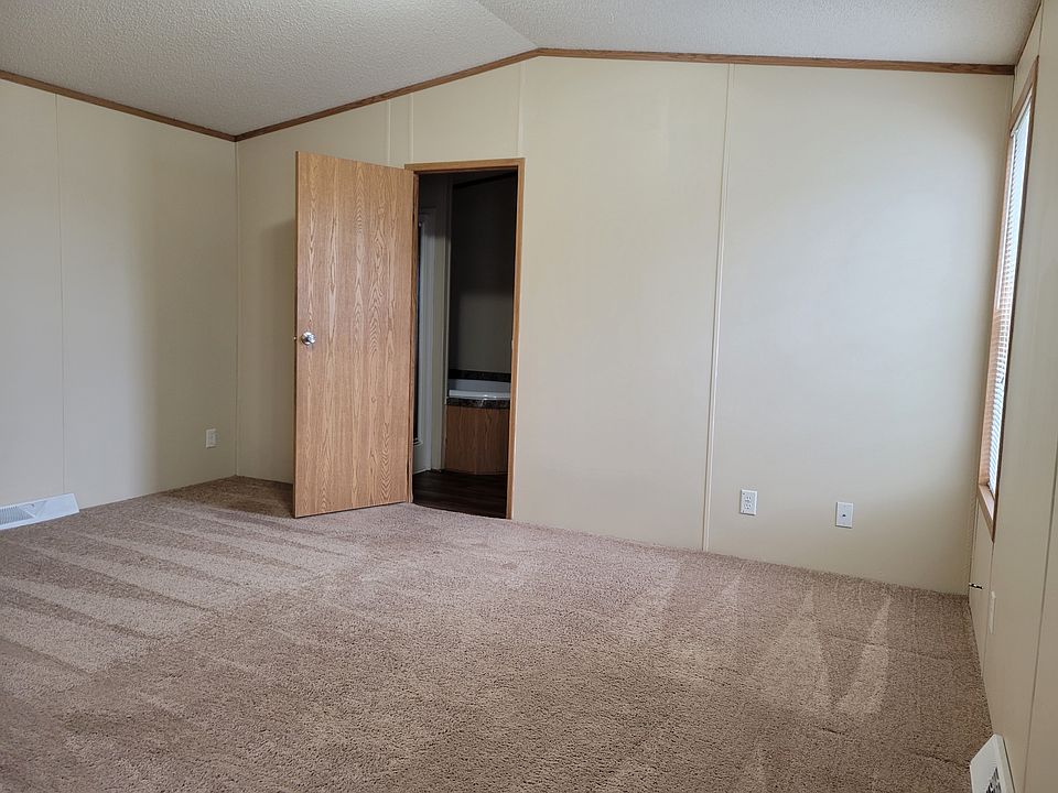 38000 Le Chateau Blvd Clinton Township, MI, 48038 Apartments for Rent