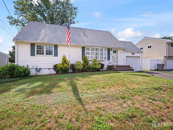 3rd image of 16 Mercury Cir