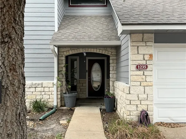1235 Canyon Creek Cir, College Station, TX 77840