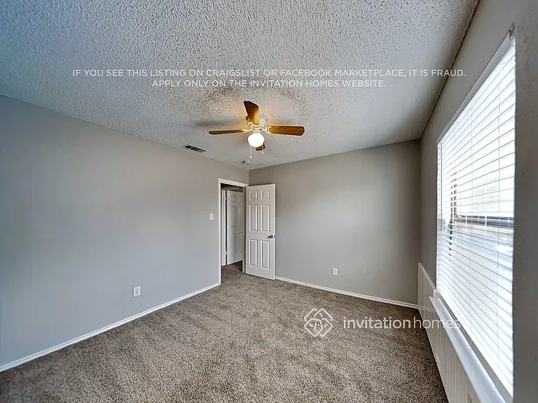 2317 Roanoke Cir — Photo 15