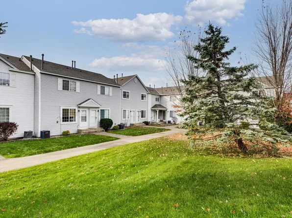 9121 Scarlet Globe Dr, Eden Prairie, MN 55347