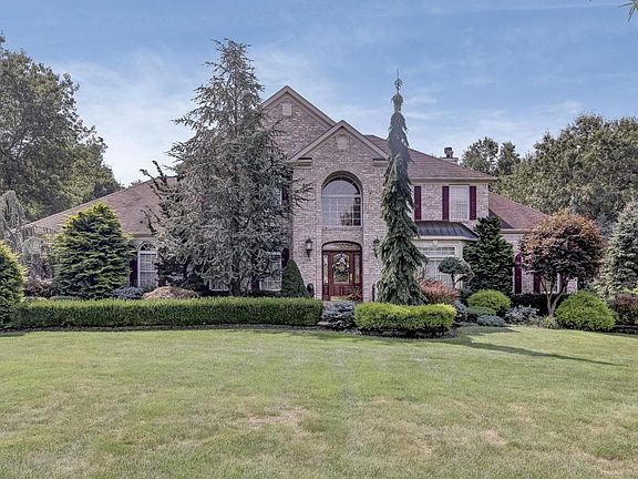 2nd image of 9 Alyssa Rose Ln