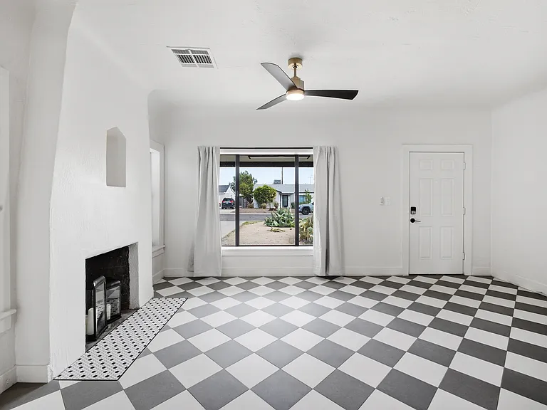 1614 E Roma Ave — Photo 7