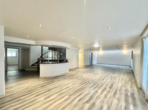 6 bedroom rental in Vancouver — photo 30