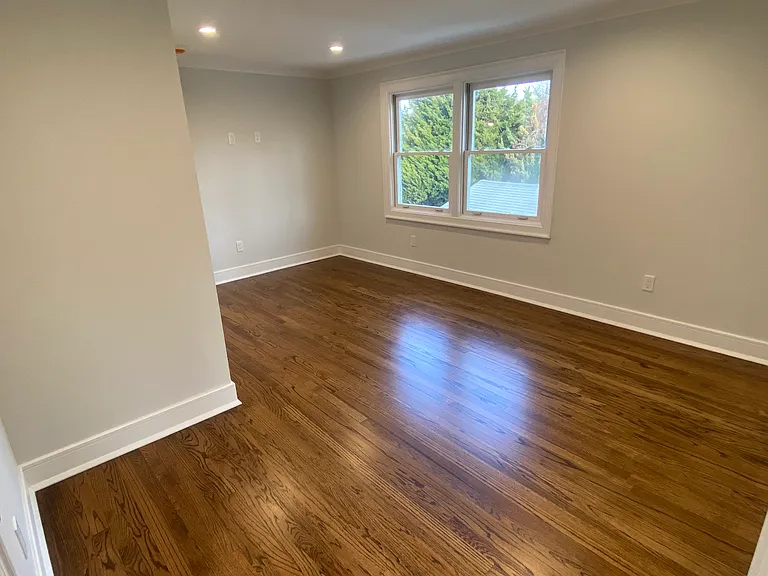 124 Shore Rd — Photo 13