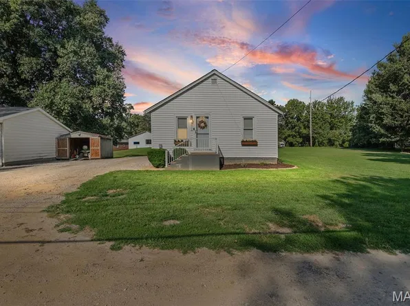 2808 Norwood Ln, Godfrey, IL 62035