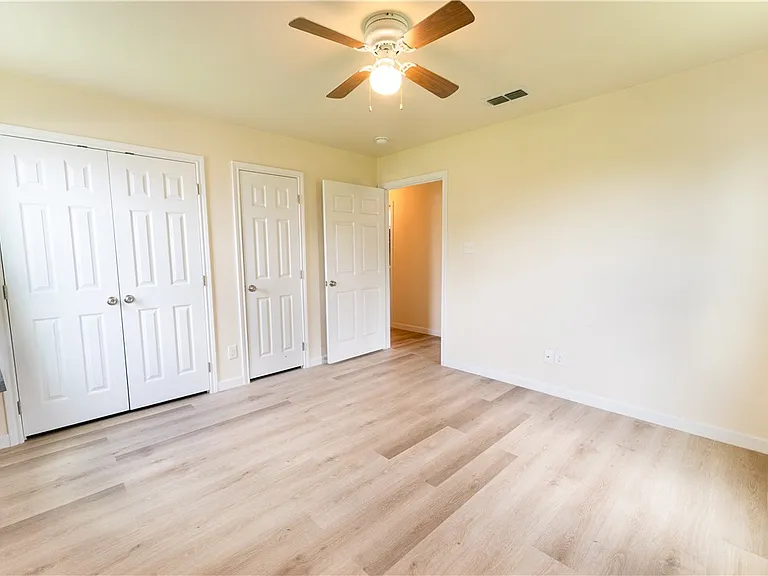 104 Commerce St — Photo 5
