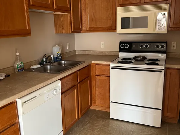 327 W Frontage Rd NW #201, Rochester, MN 55901