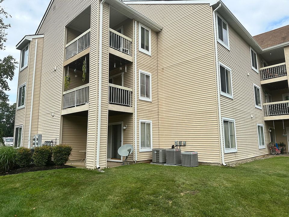 1st image of 479 Silvia St