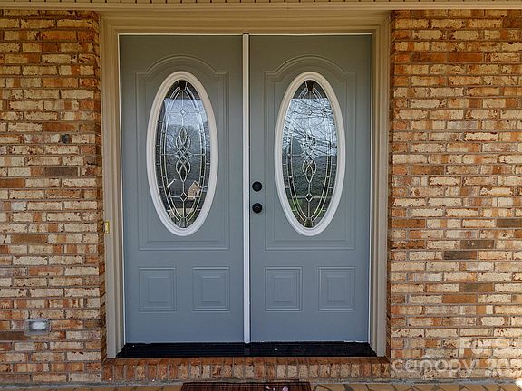 5th image of 2434 Sandhurst Ct