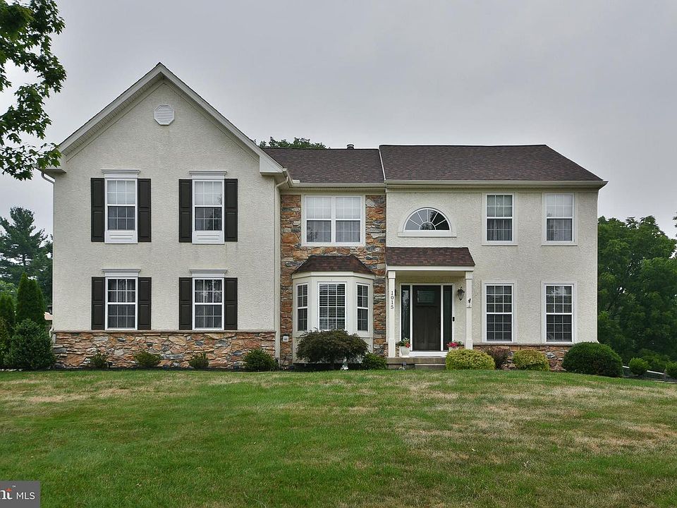 1st image of 1015 Hickory Ridge Dr