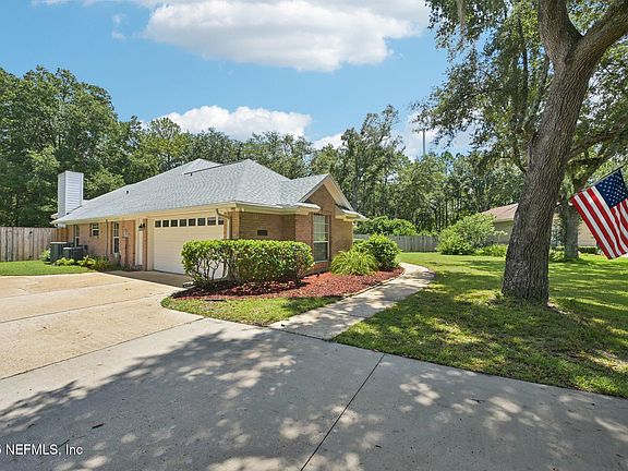 4th image of 1221 CREEKWOOD Way S