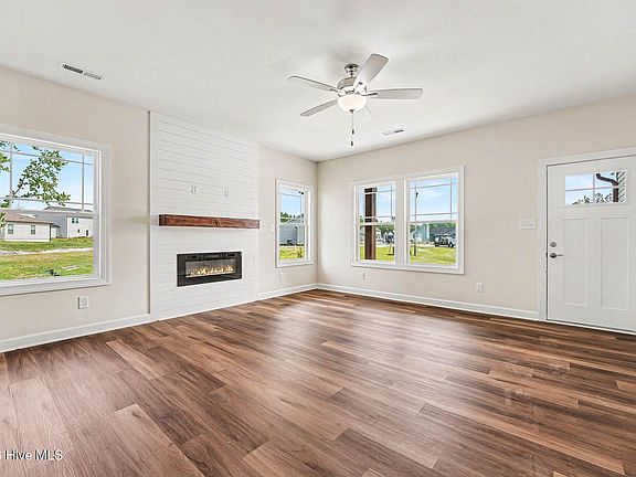 4th image of 105 Burnello Court
