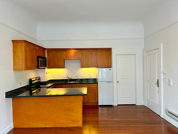 3rd image of 709-711 Lincoln Way #4