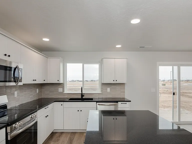 5143 W Apgar St — Photo 3
