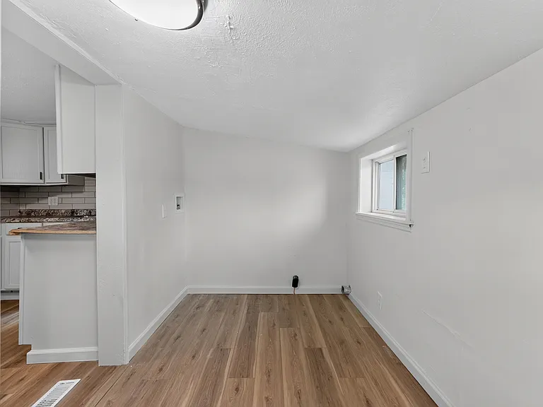 138 Austin Ave — Photo 22
