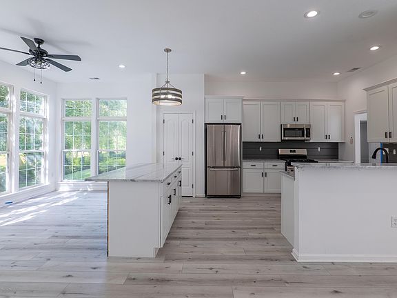 4th image of 50 Greenways Ln