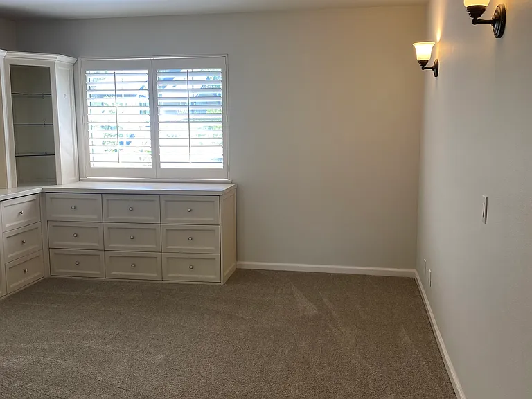 935 W Spain St #C — Photo 16