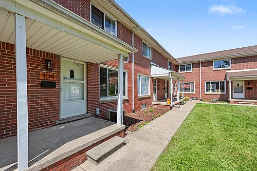 104 Crocker Blvd Photo 1