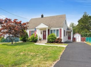 9 Rockridge Rd, Haskell, NJ 07420