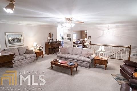 4th image of 800 James Cir