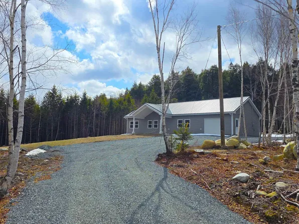 37 Raspberry Ct, Lunenburg, NS B4V 0S5