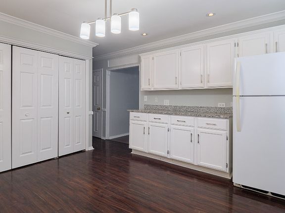4th image of 15944 Latrobe Ave