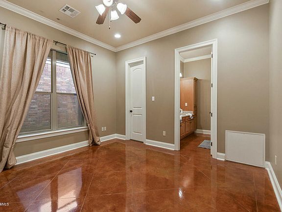 3rd image of 104 Millie Park Dr