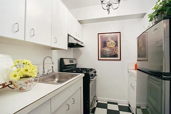 Sold by Corcoran | media 13