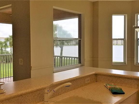 4th image of 10460 Washingtonia Palm Way APT 1322