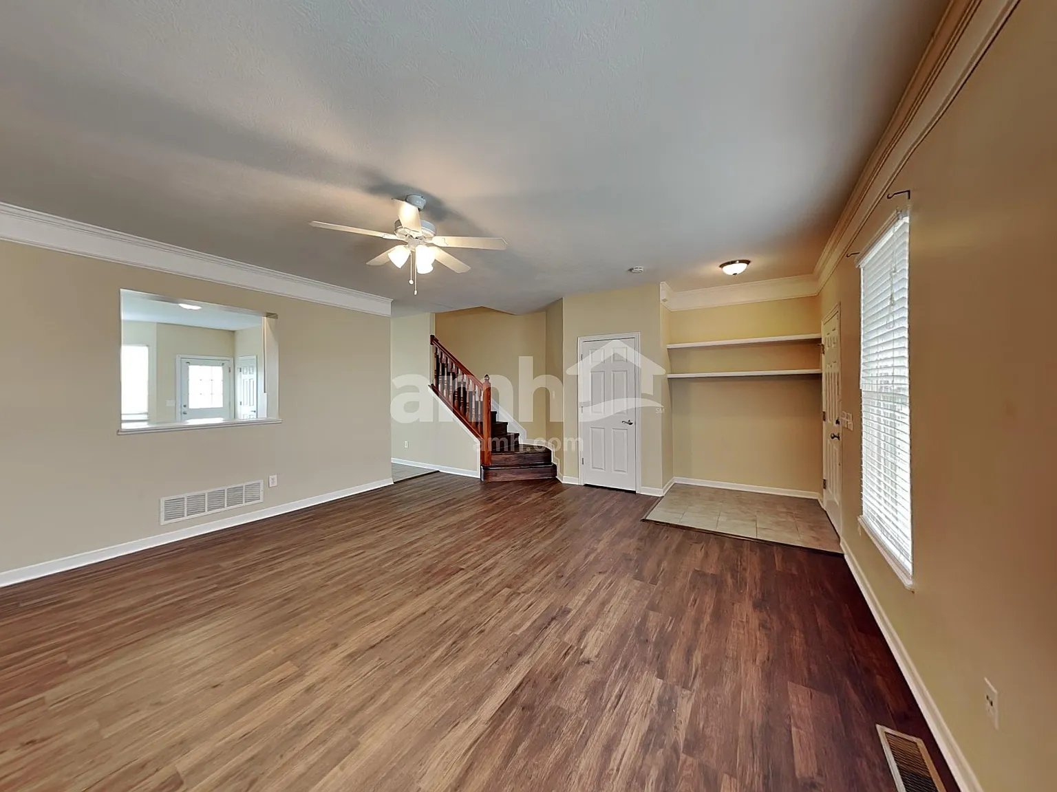 3 bed, 2.5 bath, 1844 sqft, $2,490 — Photo 4