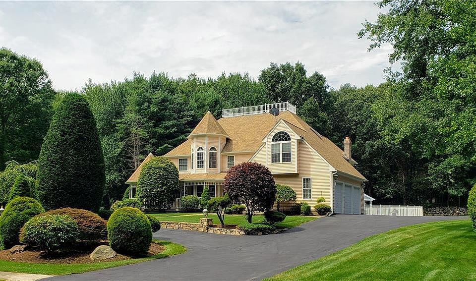 1st image of 399 Larchwood Dr