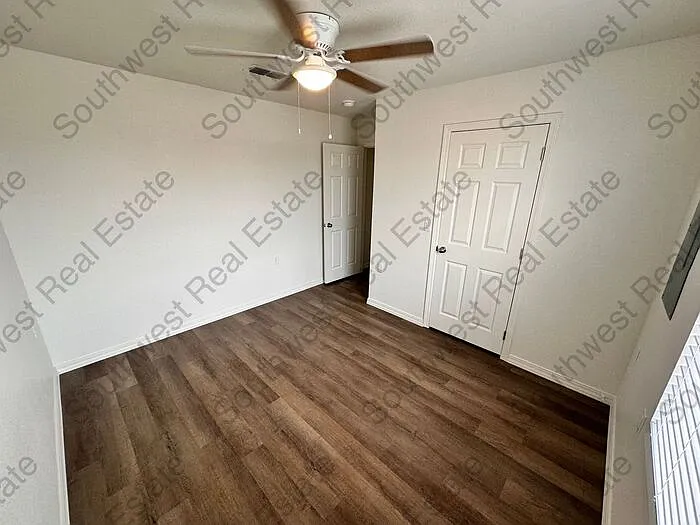 2101 Bobwhite Ct #B — Photo 9