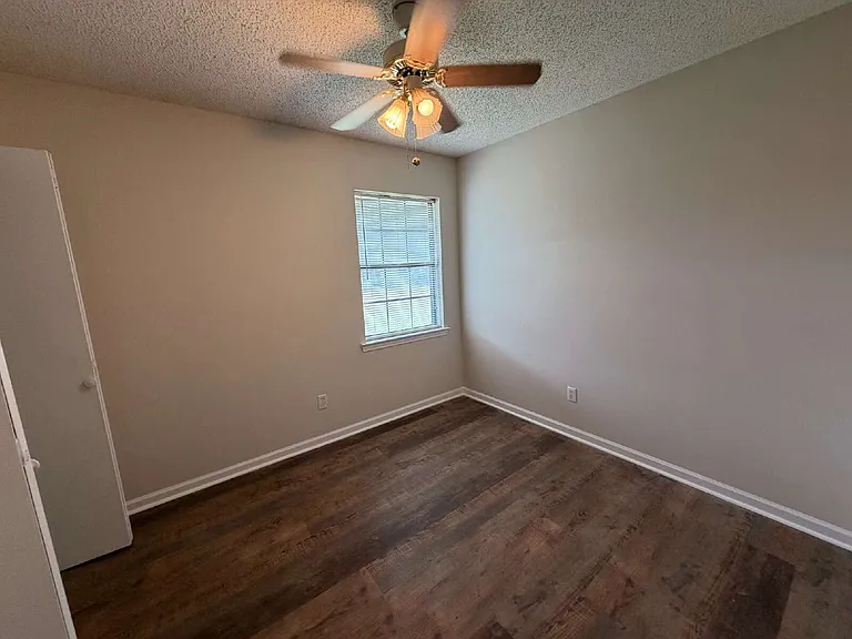 2312 Creekwood Dr — Photo 8