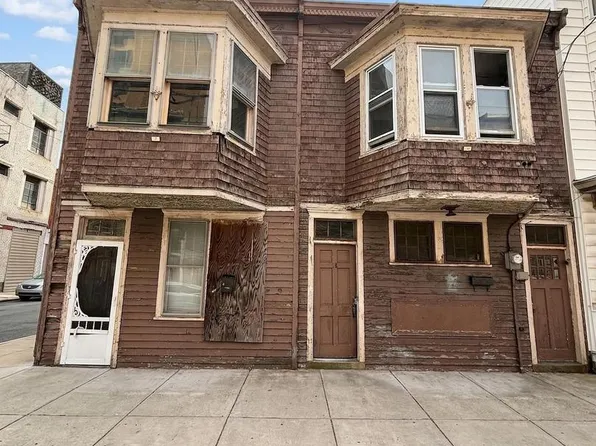 26 & 28 W Market St, Mahanoy City, PA 17948
