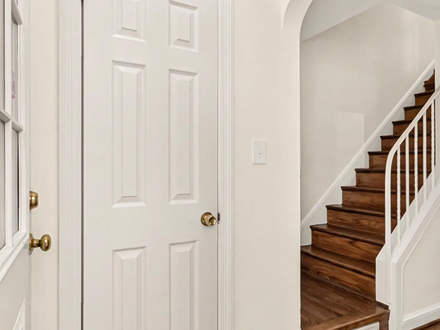 2 bed, 840 sqft, $3,100 — Photo 4