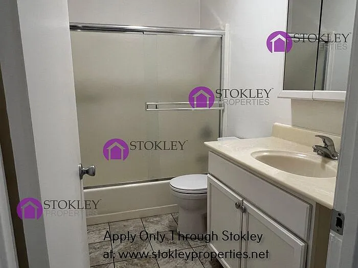 35 Roberts St #B — Photo 11