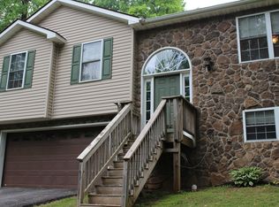 581 High Top Rd, Linden, VA 22642