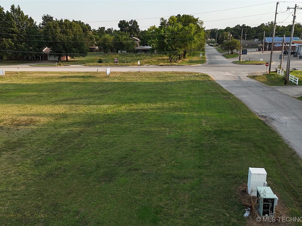 2nd image of 6001 W 41st St S