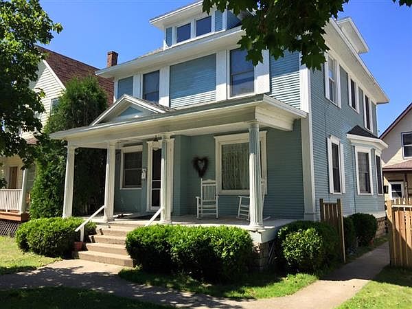 1st image of 1418 1st Ave S