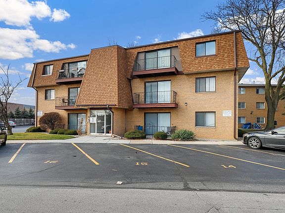 2nd image of 4817 W 109th St APT 304