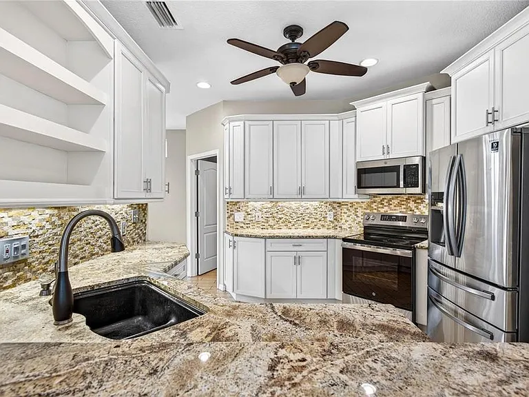 10801 Spring Mountain Pl — Photo 14