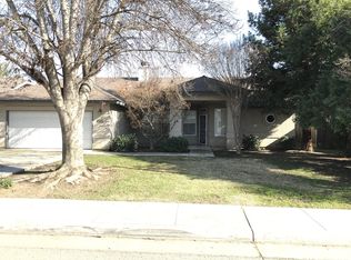 2124 S Columbus Ct, Visalia, CA 93277