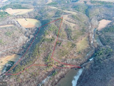 320 Cowgill Ln, Paw Paw, WV, 25434