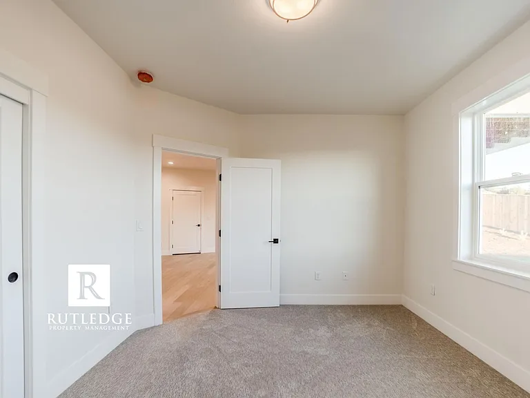3282 Sky Way — Photo 19