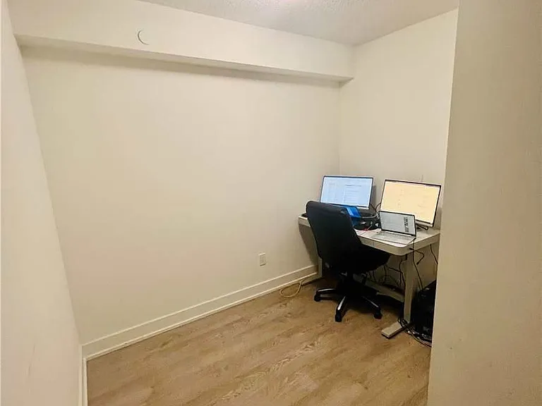 7 Mabelle Ave #2601 — Photo 4