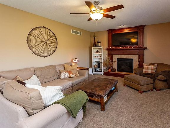 4th image of 3222 NE Briar Creek Pl