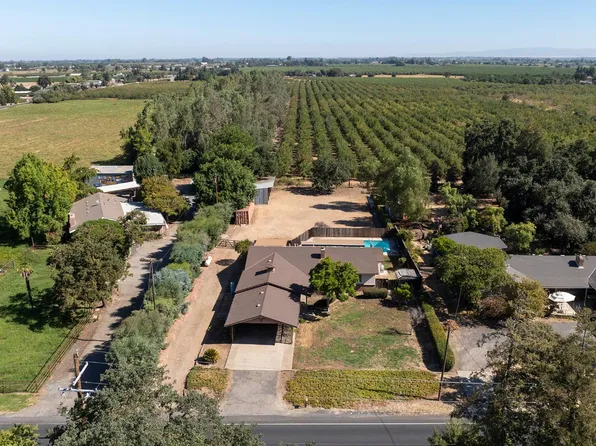 5101 River Rd, Oakdale, CA 95361